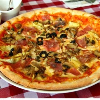 Pizza 4 Estaciones (Mediana)