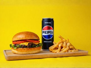 JUNIOR BURGER (WOŁOWINA) W ZESTAWIE