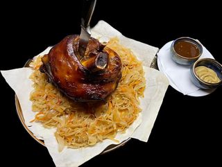 Ciolan de porc cu varză scăzută