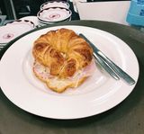 Croissant de Jamón York y Queso