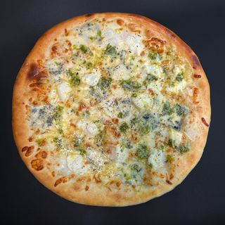 Піца Кватро Формаджи