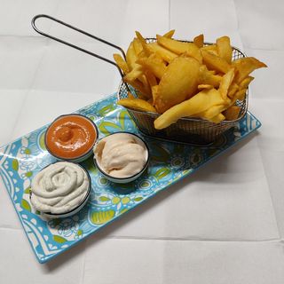 Patates Fregides a las 3 Salses