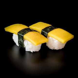 Egg sushi