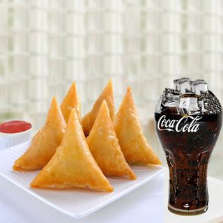 Samosa + patatas fritas + bebida (330 ml.)