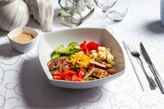 Salata cu pui si bacon