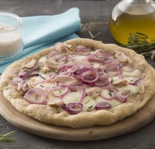 Pizza atún cebolla