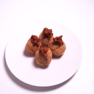 Arancini con salsa ragù - 4 unidades