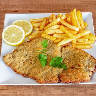 Milanesa clásica con Patatas Fritas o Ensalada Milanese o Schnitzel 