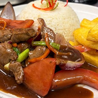 Lomo Saltado Tradicional