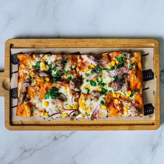 Pizza Salsiccia e Cipolla