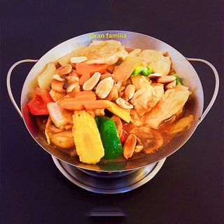 63 Pollo Con Almendras