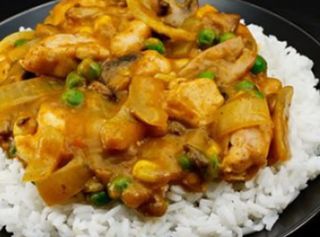 Arroz Frito Con Pollo Y Curry