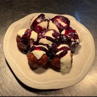 PAPANAŞI CU SMANTANA SI GEM DE AFINE |350GR /510KCAL| 