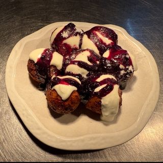 PAPANAŞI CU SMANTANA SI GEM DE AFINE |350GR /510KCAL| 