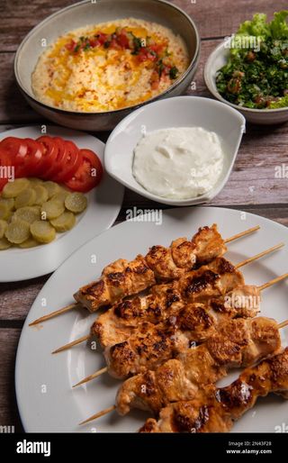 Plat Hummus Chich Taouk