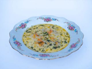 Supă de cascaval cu colțunași