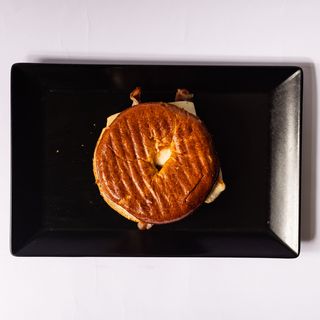 Tostirani bagel sandwich