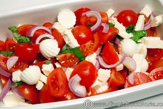 Salata de rosii cu telemea de oaie 