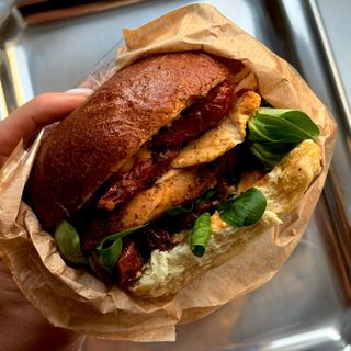 Caffe Bun z kurczakiem