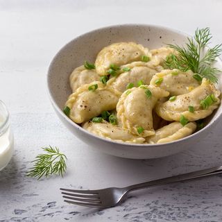 Coltunasi cu branza de vaci si smantana