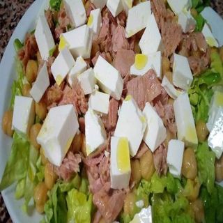 Ensalada De Atún Y Queso