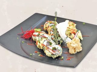 90. Панирана риба тон рол 8бр