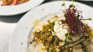 Spaghetti al pesto e burrata