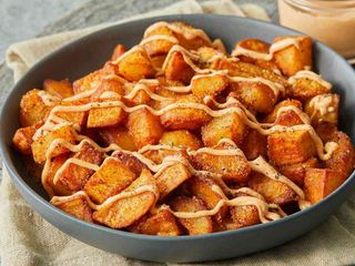 Ración De Patatas Bravas