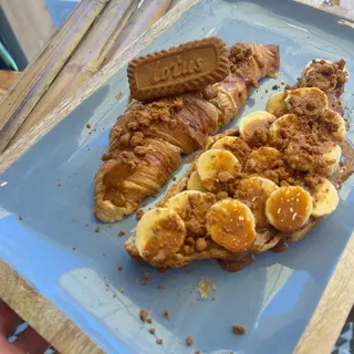 Croissant Lotus