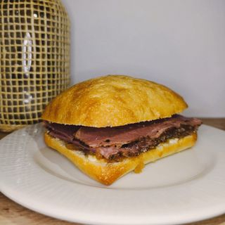 Sándwich de pastrami