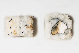 Maki Philadelphia e melanzana in tempura