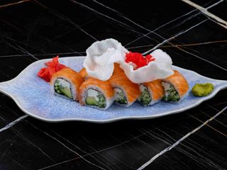 Рол Філадельфія з норвезьким лососем (325г)