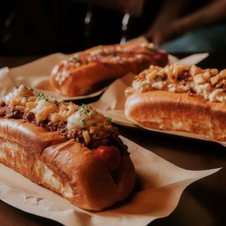Combo Hot Dog + Patatas + Mini tarta de queso