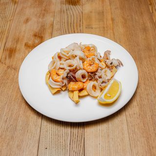 Fritto di calamari e gamberi