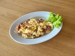 Jajecznica z kiełbasą 