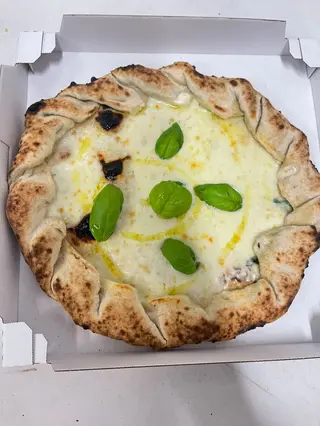 Pizza regina Margherita