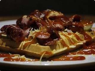 Вафля з ковбасками