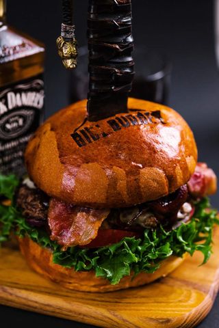 Jack + pepsi 0.5l w zestawie.