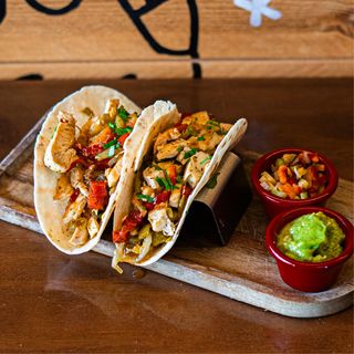 Tacos de Pollo y verduras Asadas (2 Uds.)