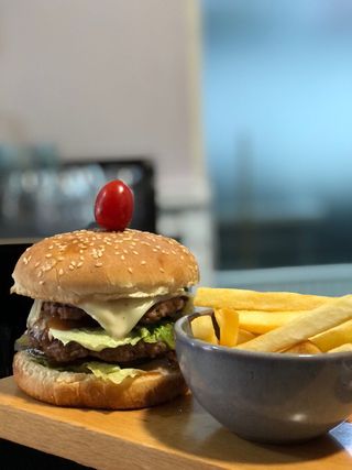Double Cheeseburger + frites 