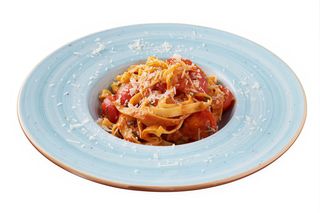 TAGLIATELLE CON POMODORO E BASILICO FRESCO