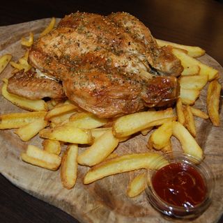 BBQ ROAST CHICKEN con patate fritte