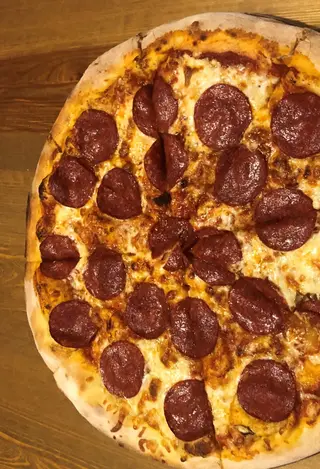Pizza Salami - mała 25 cm