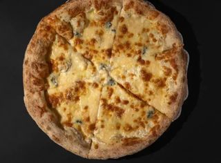 Pizza quattro formaggi