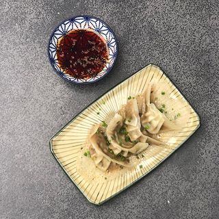 1) Gyoza de verdura (4 uds.)