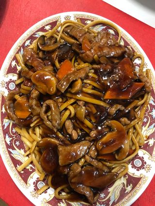 Tallarin con ternera