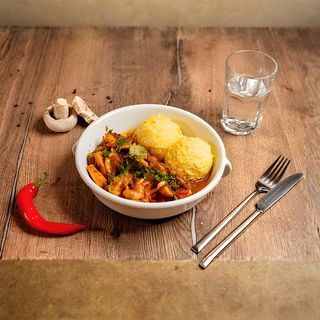 Tocăniță de ciupercuțe cu broccoli și budincă de mălai