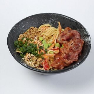 Локшина сирна з беконом