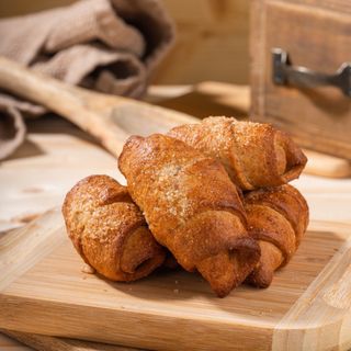 Лимецови кифлички с шипков мармалад и кафява захар (200г)