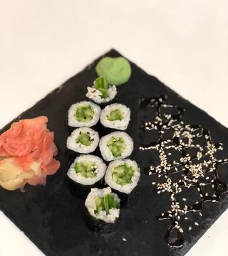 Hosomaki ogórek z sezamem